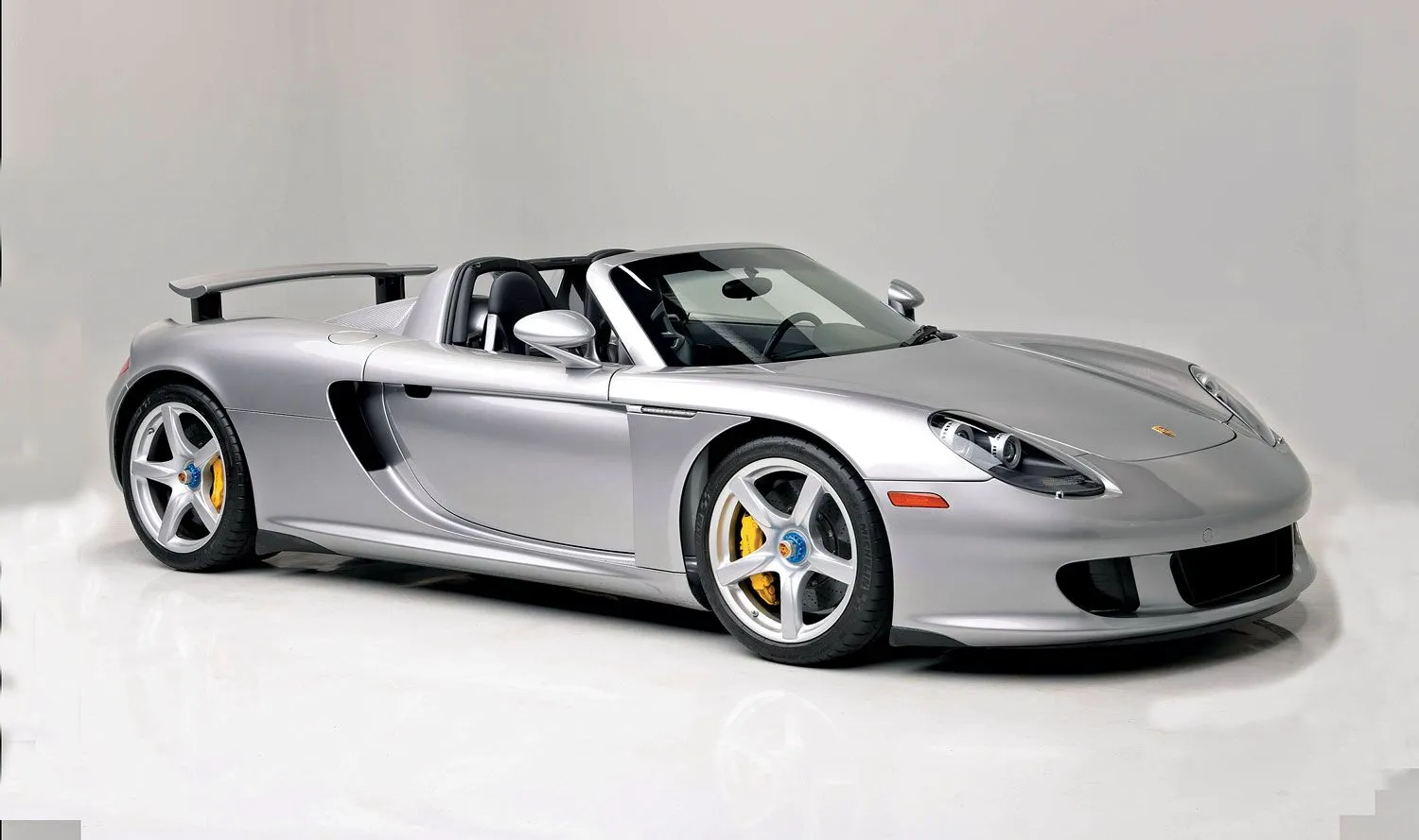 Porsche Carrera GT en color gris clásico
